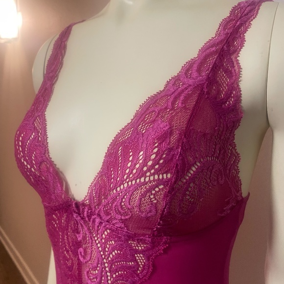 Natori Featherlace Body Suit size Medium Pink - Picture 2 of 11